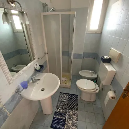 Marina Hotel 2*
