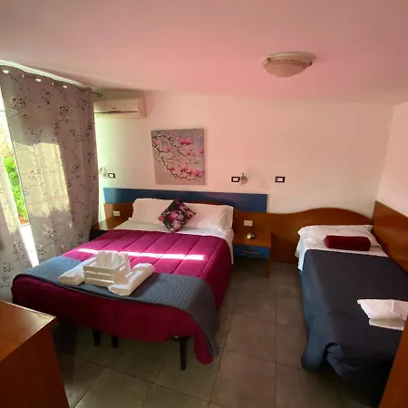 Marina Hotel 2*
